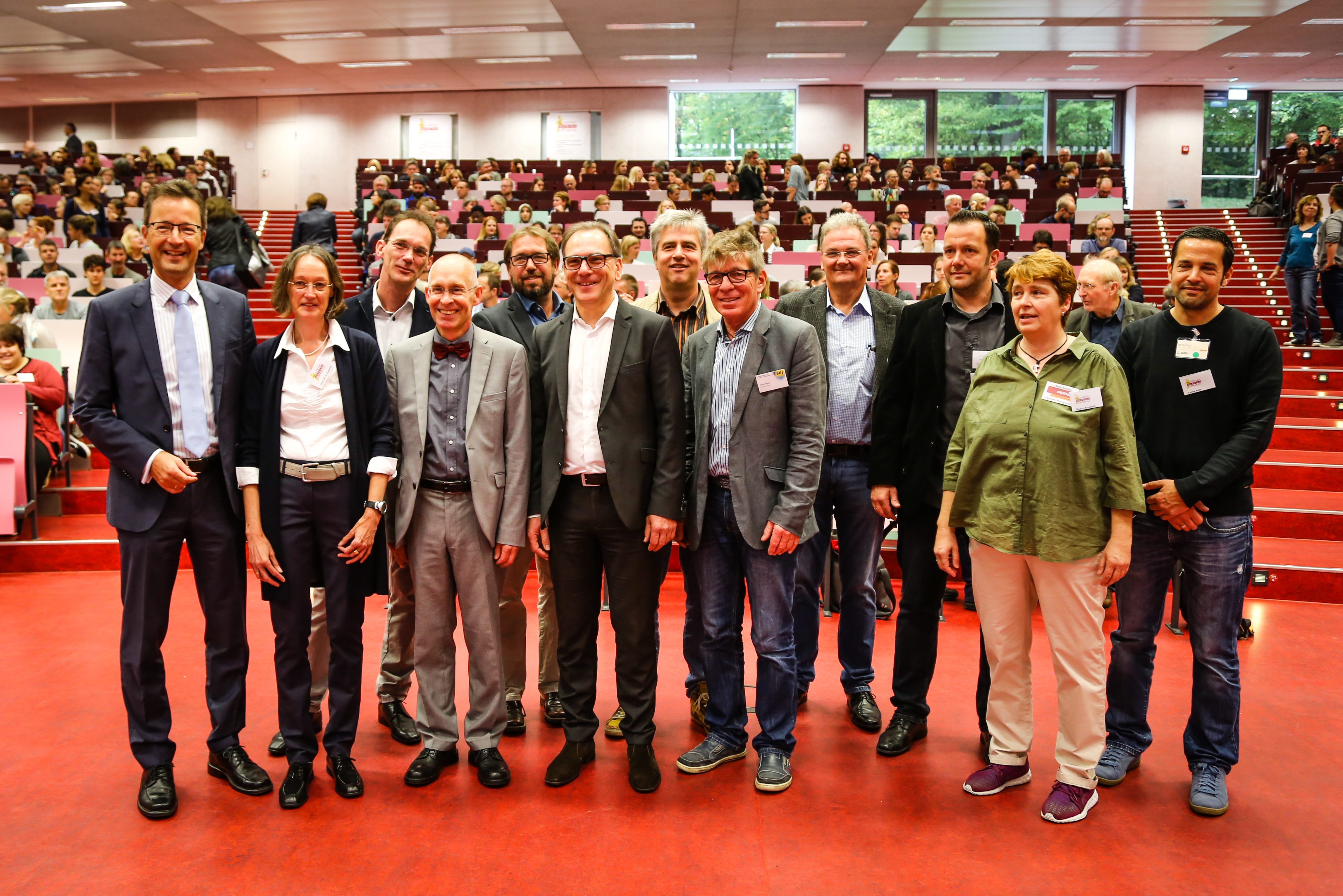 Vorbereitungsgruppe des 4. Jugendhilfetages Wuppertal, zusammen dem Rektor der Bergischen Universität Wuppertal Prof. Dr. Lambert. T. Koch; Oberbürgermeister Andreas Mucke und Jugenddezernent Wuppertal Dr. Stephan Kühn